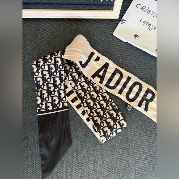 DIOR Twilly - RARE FIND! - Picture 3 of 16